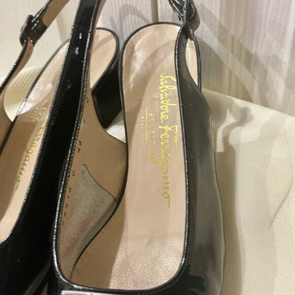 SALVATORE FERRAGAMO PUMPS BLACK PATENT LEATHER MADE IN ITALY PREPPY CHIC Sz 7 - Picture 11 of 16